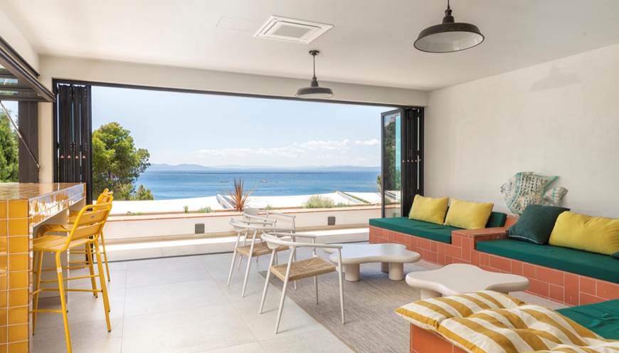 15 Oliveres Patio Salon vue mer  1