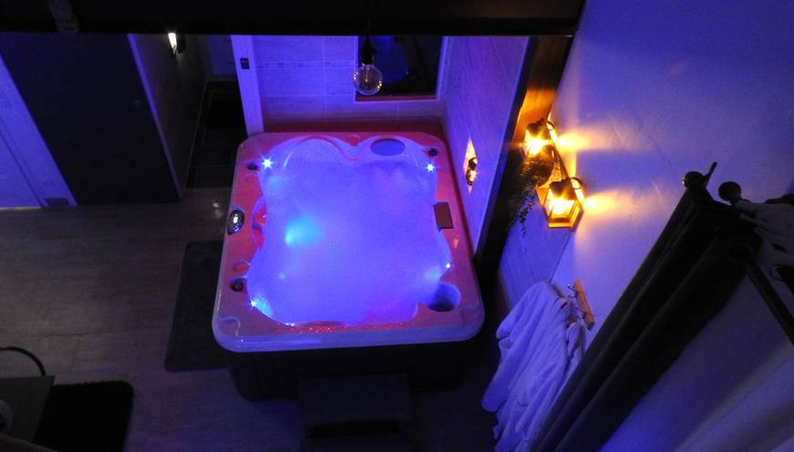Love Room "nuit blanche" à Narbonne - Boudoir d'Anastasia - spa Jacuzzi