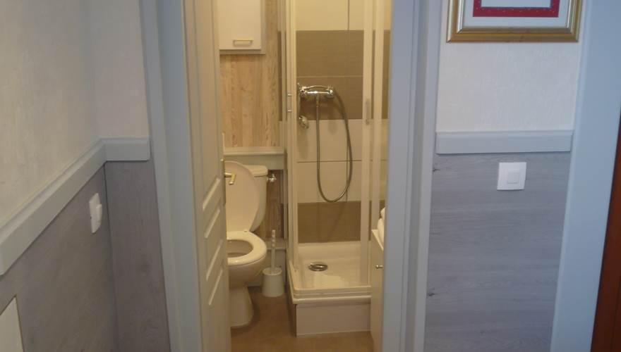 Chambre meublée N° 8