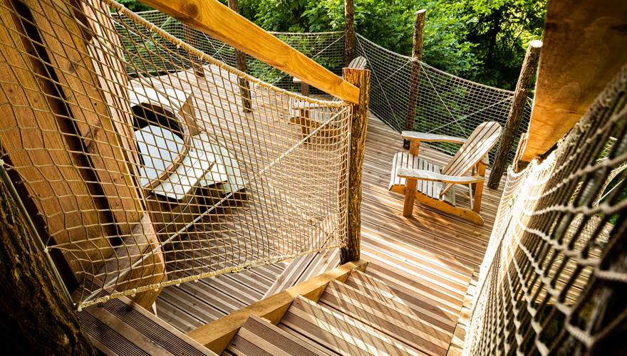 cabane et spa dans les arbres