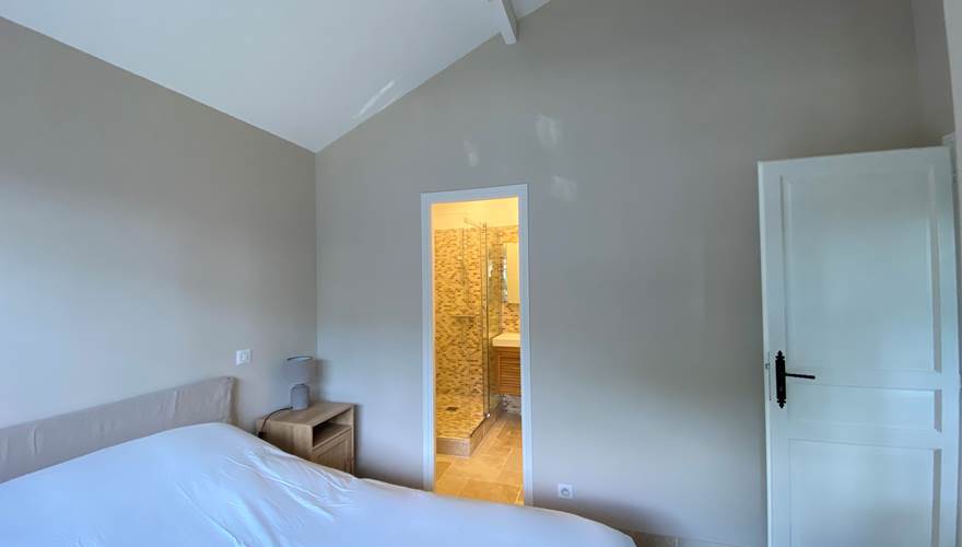 chambre gite - salle de bains