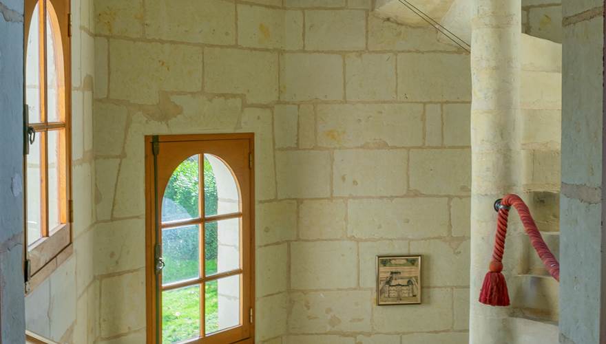 maison.aubelle.escalier.tour2