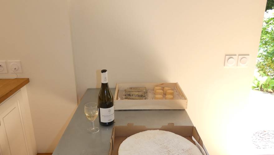 Produits du terroir Brie et Fromages Moret  sous le signe des cigognes