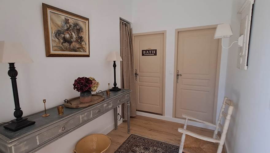 Hall suite elegance