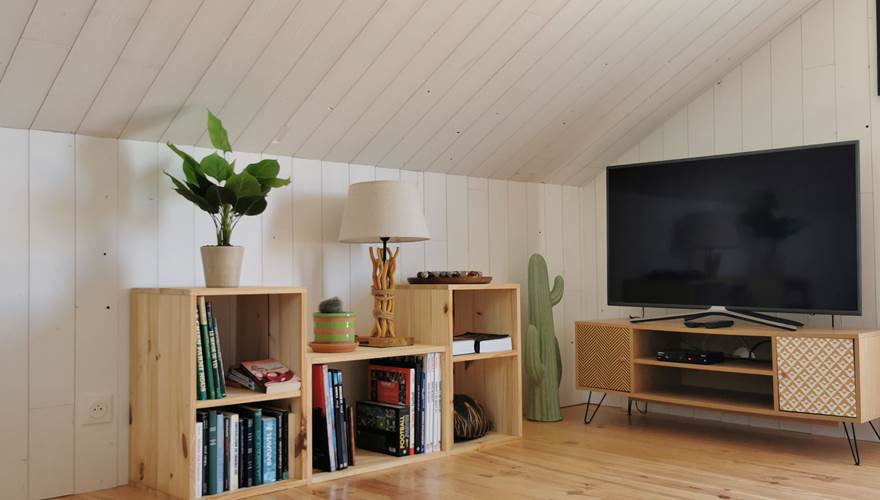 Suite spacieuse avec dressing, télévision connectée au Lodge à Plouarzel pour un séjour cocooning en couple