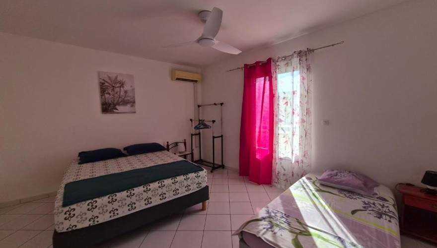 chambre 2 sur rue climatiseur, ventilateur