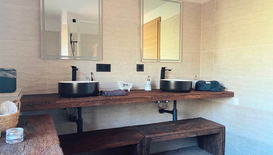 Salle-de-bain-de-luxe-chalet-Sommand-Les-Carroz-de-Mary