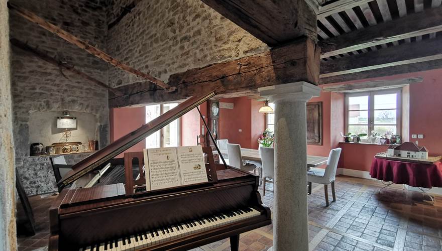 Piano a queue salle petit déjeuner