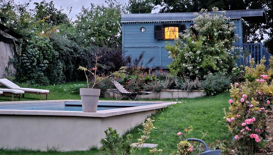 roulotte et piscine