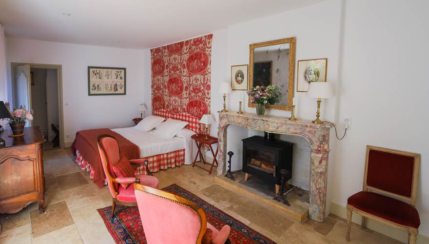 Chambre avec salle de bain en suite