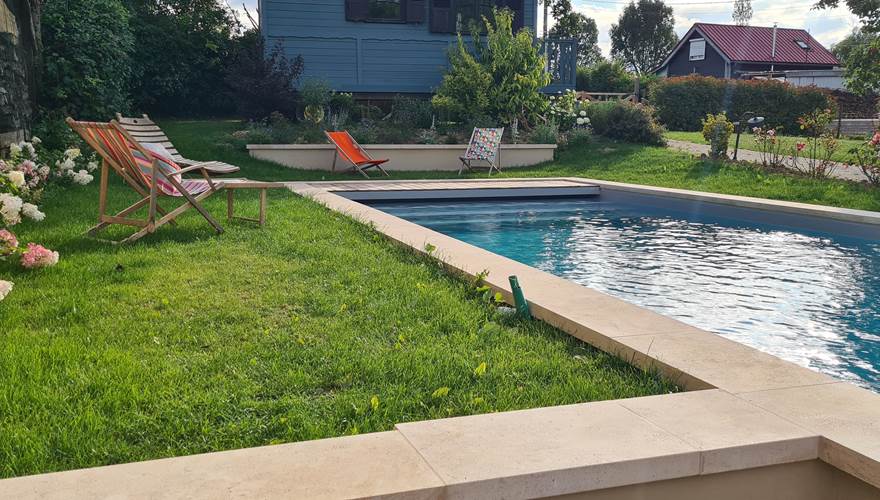 Piscine et jardin