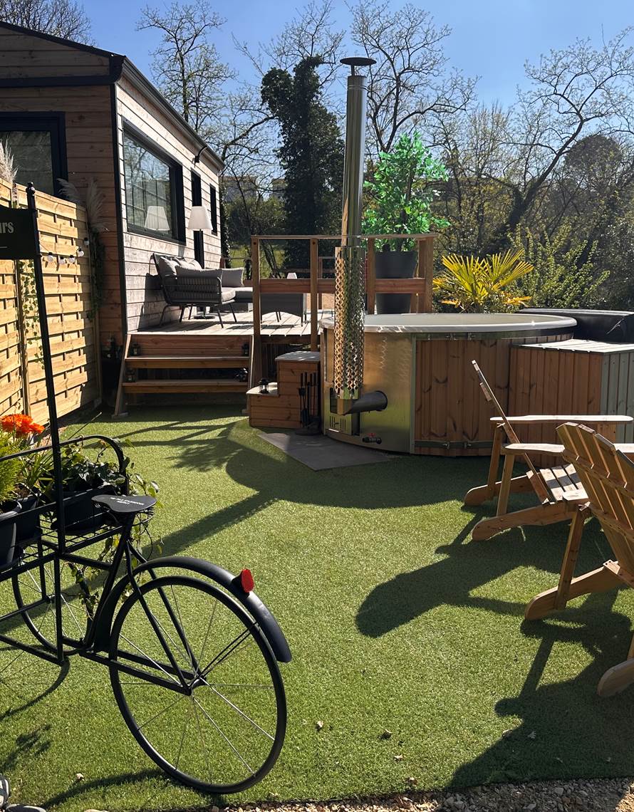 1000003556-photo-contact