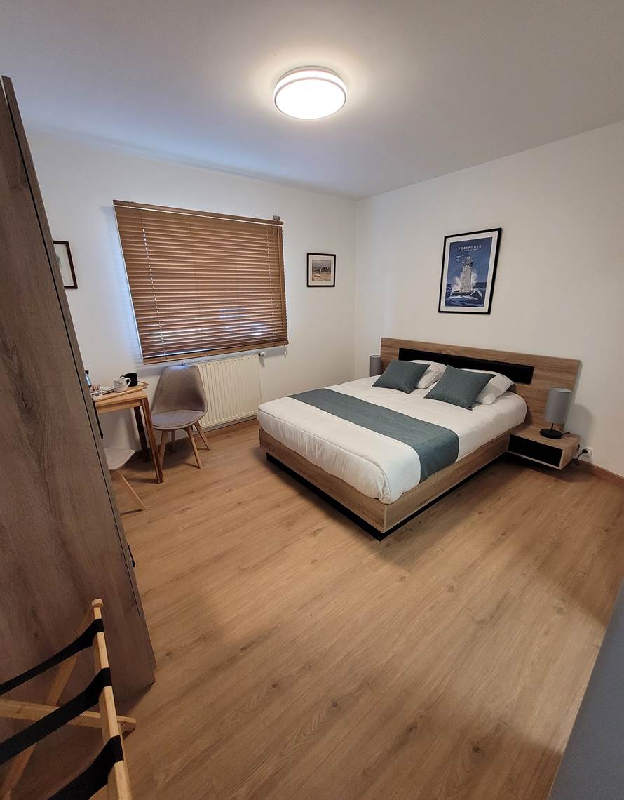 " LA  CORVETTE " Accès facilité rez-de-chaussée, 2 personnes avec salle de bain privative-photo-contact