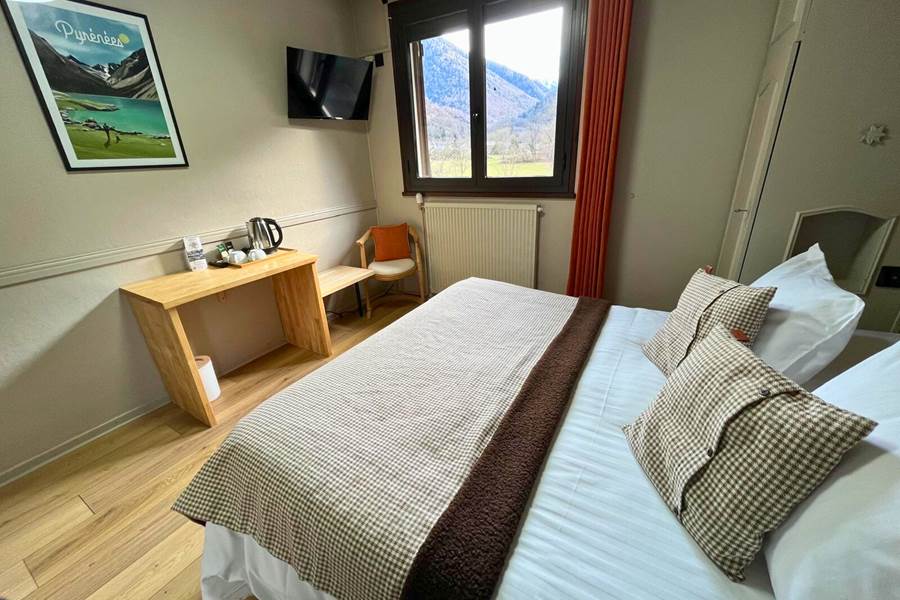 Hotel Bagnères de Luchon St Mamet Pyrénées La Rencluse