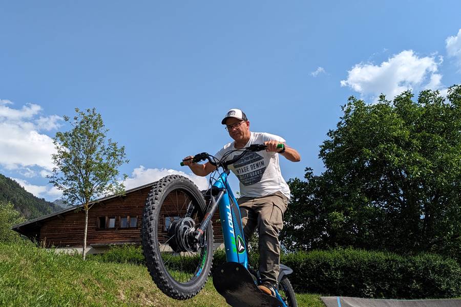 Pump track