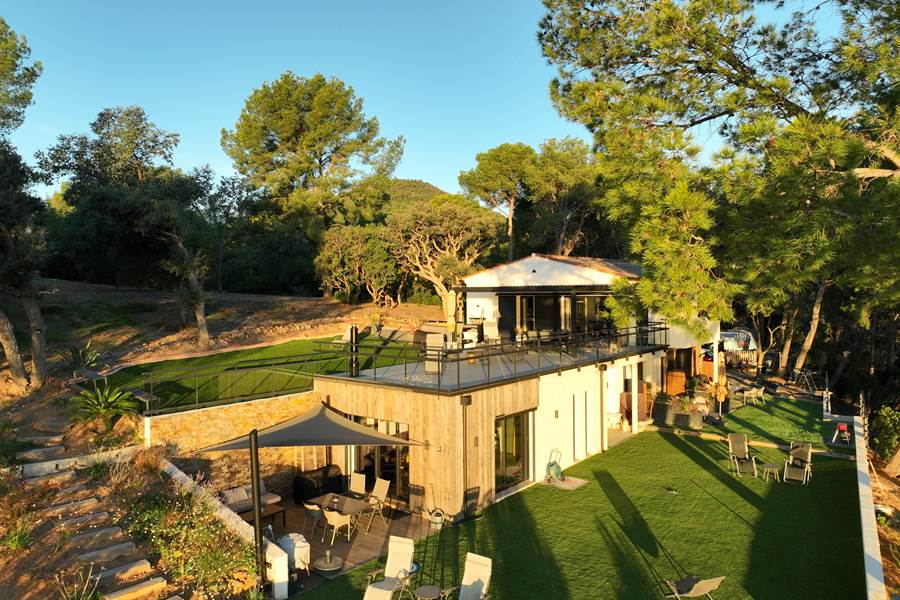 Le LEVANT au premier plan-photo-page