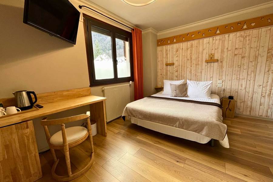 Hotel Bagnères de Luchon St Mamet Pyrénées La Rencluse