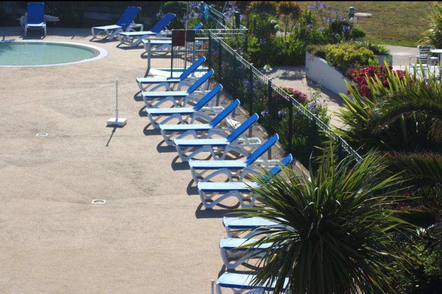 Plage de la piscine