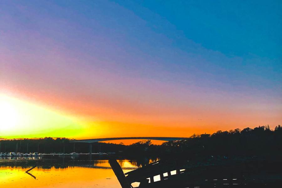 Coucher de soleil sur l'Odet et le pont de Cornouaille entre Bénodet et Sainte-Marine