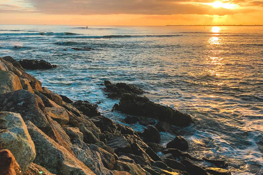 La corniche de Bénodet au coucher du soleil