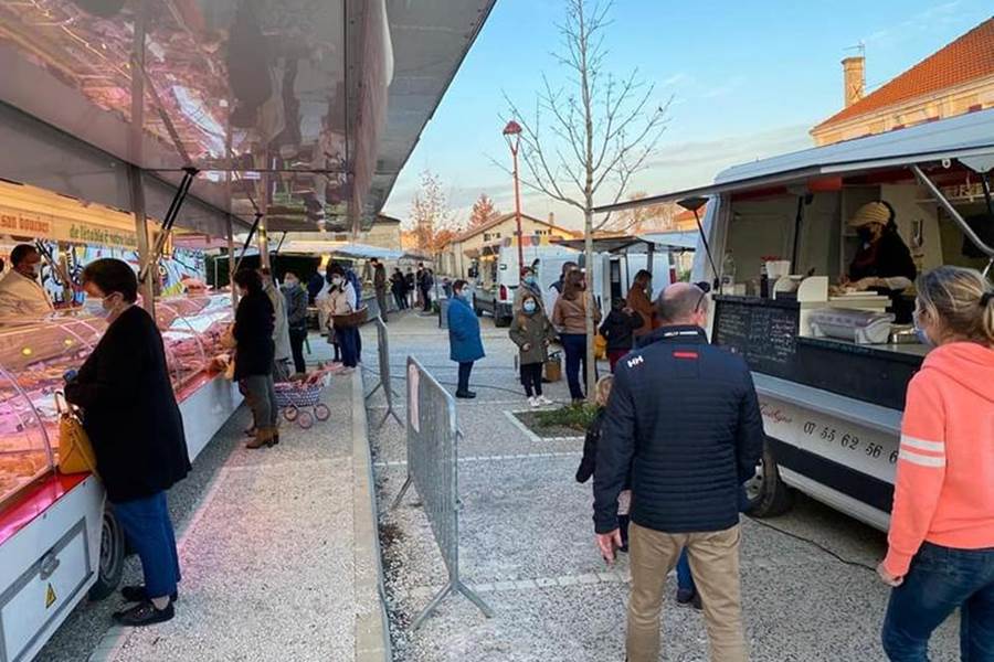 Le marché de Pays de Saint-Genis d'Hiersac