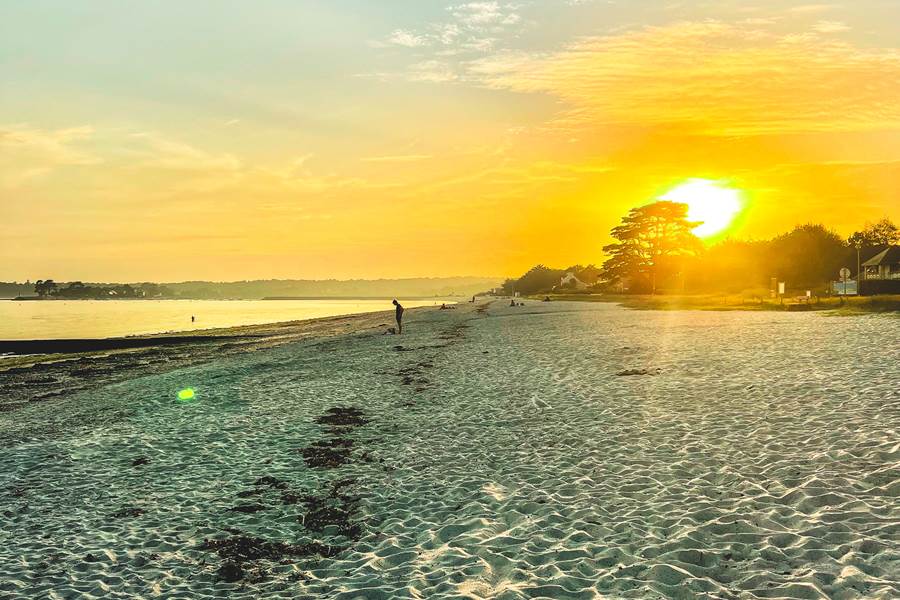 Coucher de soleil sur la plage de Kerleven La Forêt-Fouesnant