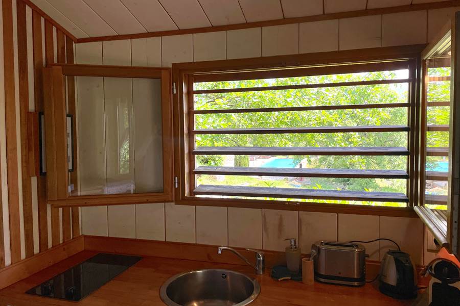 Cuisine & Vue sur Piscine - Cabane EPICEA