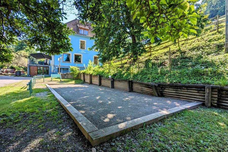 Gites-de-groupe-alsace-vosges-chalet-jardin-pétanque