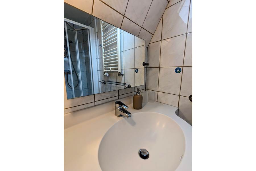 Gite-de-groupe-alsace-vosges-chalet-salle-de-bain-chambre-201