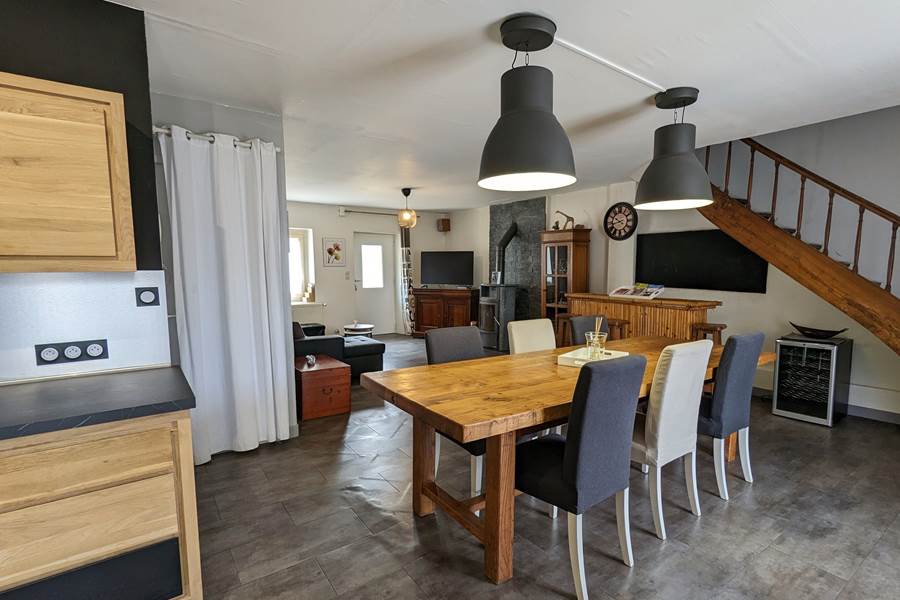 Salle à manger vue 1