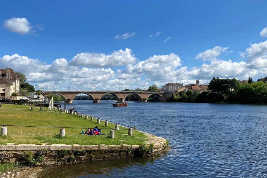 Pont-bergerac-dordogne-rivière-gabarre-bateau-photo-page