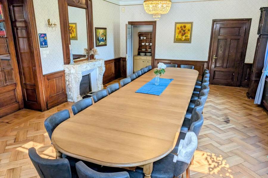 Gite-de-groupe-alsace-vosges-chalet-tilleul-salle-a-manger-table