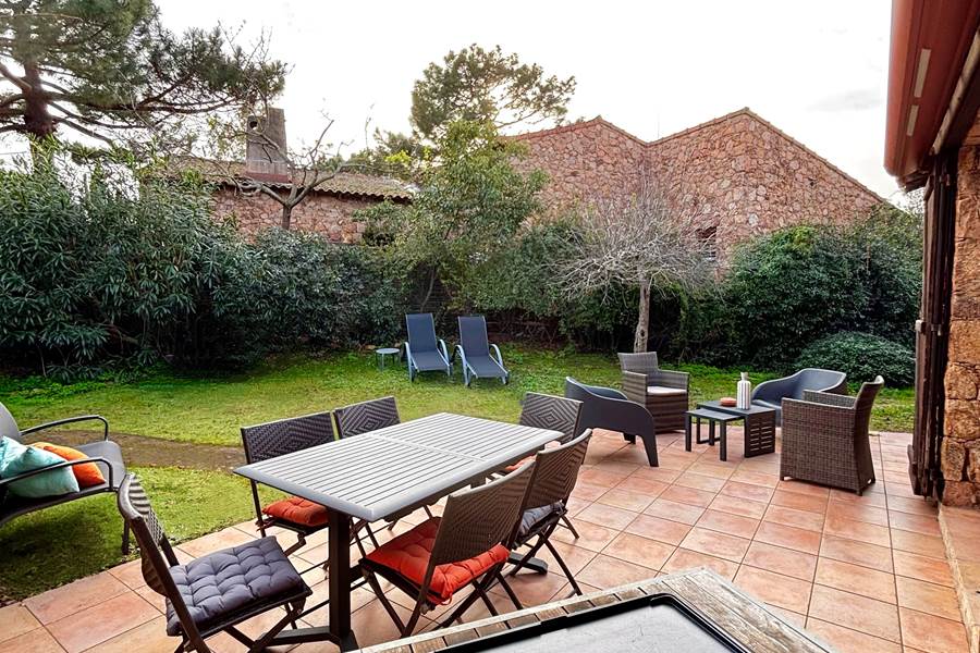 maison-laurier-corse-jardin-privatif-calme