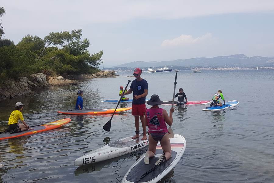 STAND UP PADDLE AUX EMBIEZ