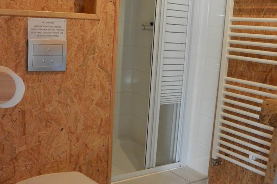 Gîte Tré le grenier - charmant gîte - Gîte le Bas - pour 5 personnes - salle de bain