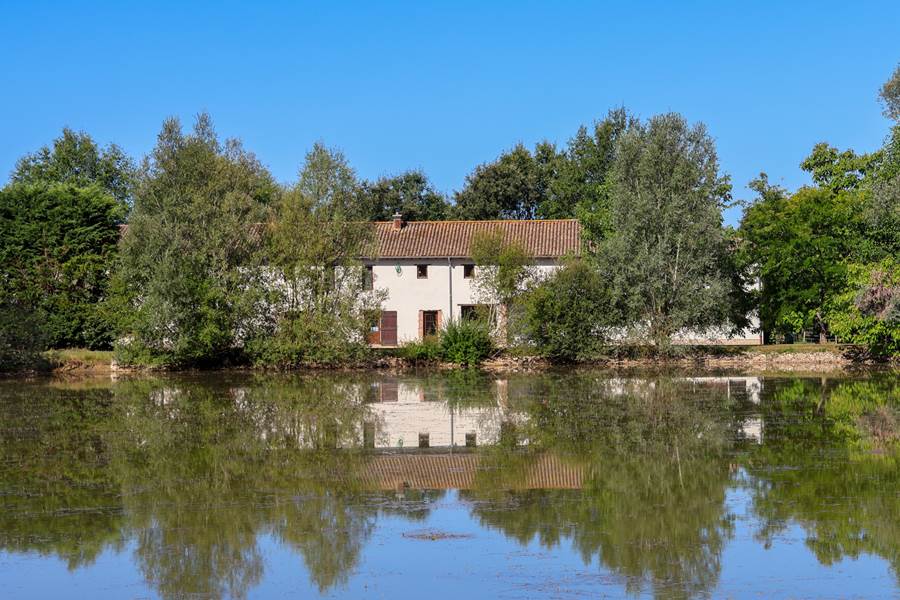 Le Domaine de la Fontaine au cœur de son parc