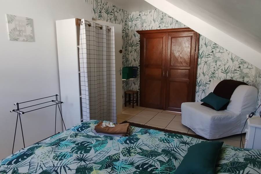 chambre-parentale-hameau-des-deux-ailes-chaumière