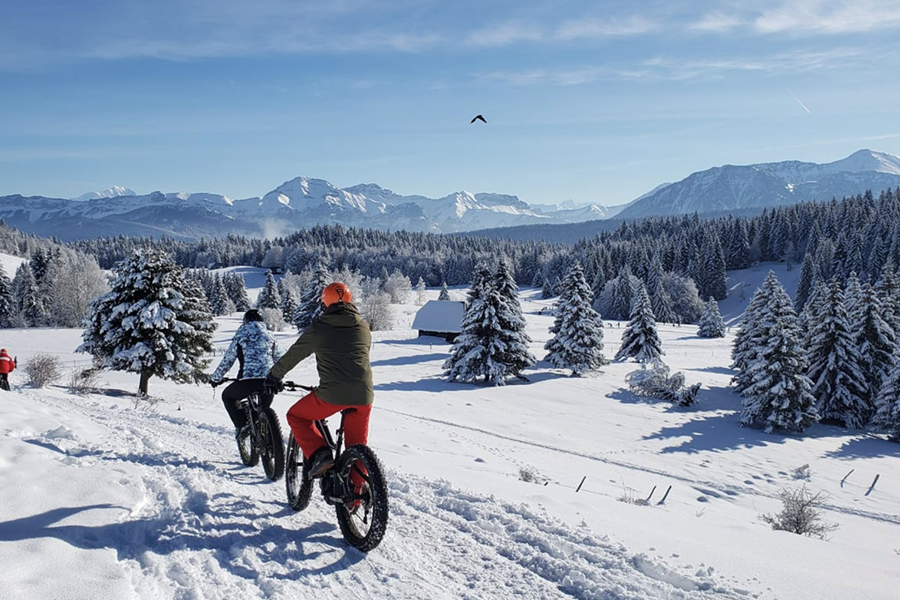 Randonnée en fatbike sur le Domaine de Savoie Grand Revard