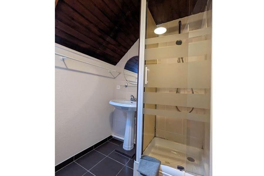 Gite-de-groupe-alsace-vosges-chalet-salle-de-bain-cinq