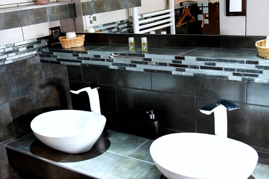 Design carrelé & vasque contemporaine