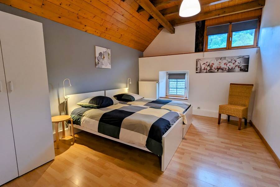 Gite-de-groupe-alsace-vosges-chalet-chambre-1-light