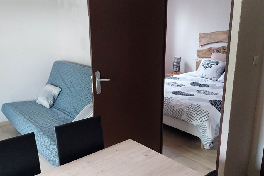 vue piece à vivre et chambre gite 3