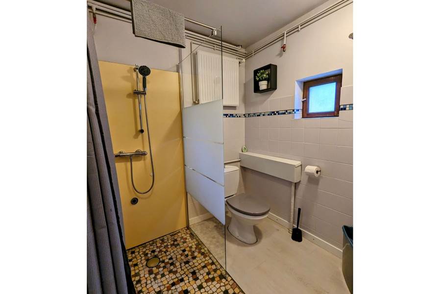 Gite-de-groupe-alsace-vosges-chalet-salle-de-bain-sept-huit