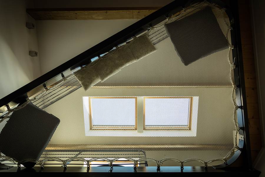 filet suspendu vue sous les étoiles en Camargue