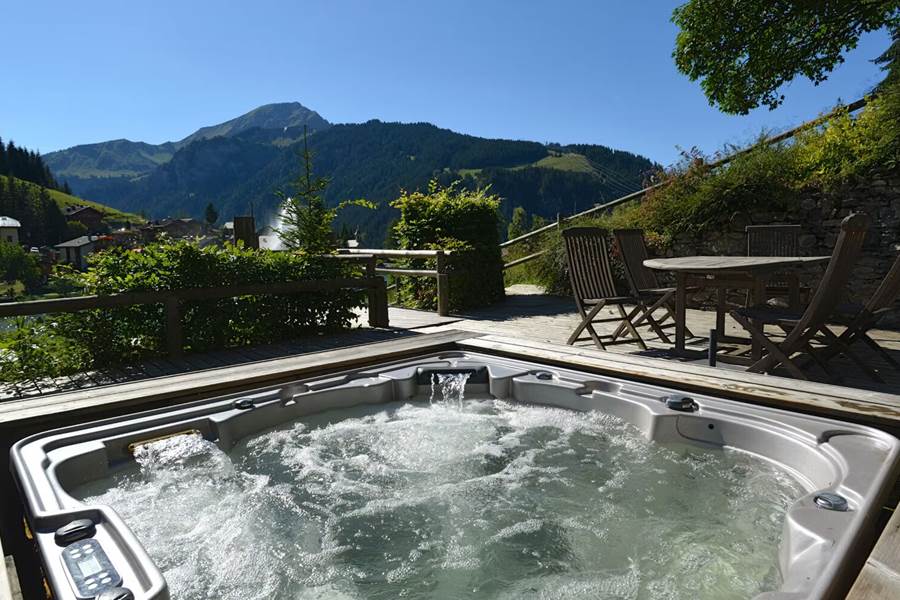Chalet La Sonnaille, location 10 personnes,  jacuzzi et terrasse