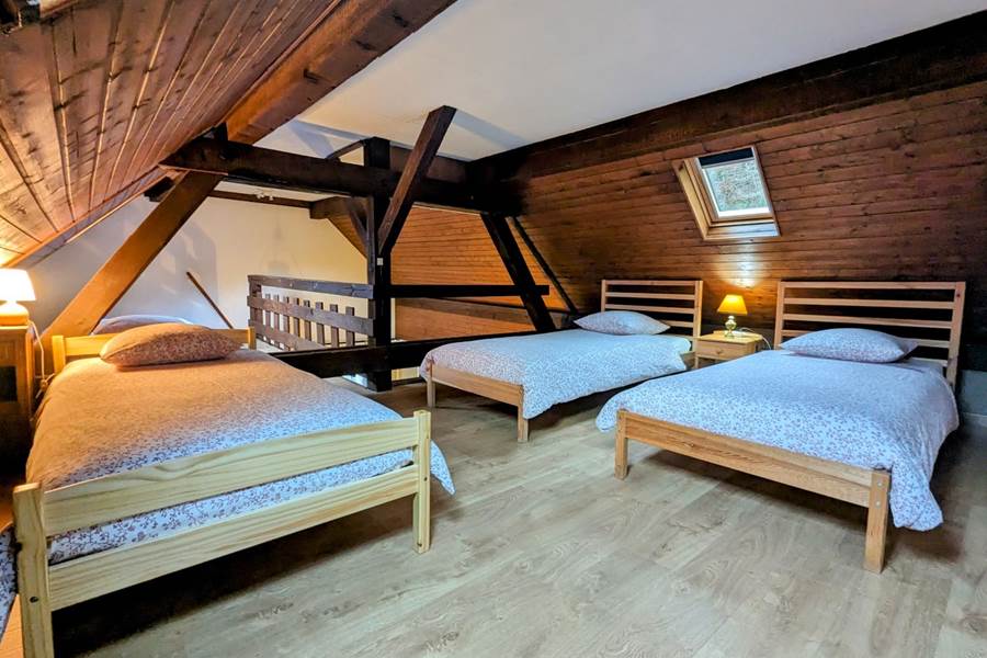 Gite-de-groupe-alsace-vosges-chalet-chambre-six-trois-lits