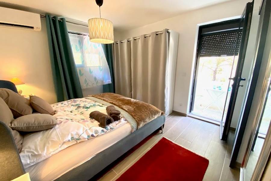 Chambre parentale accès au balcon-photo-page