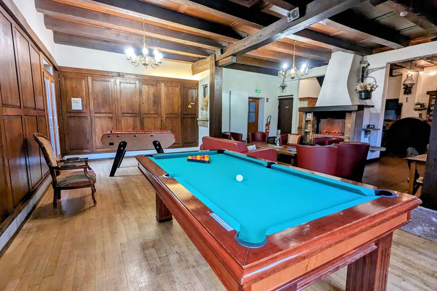 Gite-de-groupe-alsace-vosges-chalet-chambre-billard