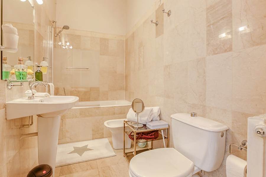 d7b292_89a5963b703745cc8d7404cf0637952c~mv2 (1)