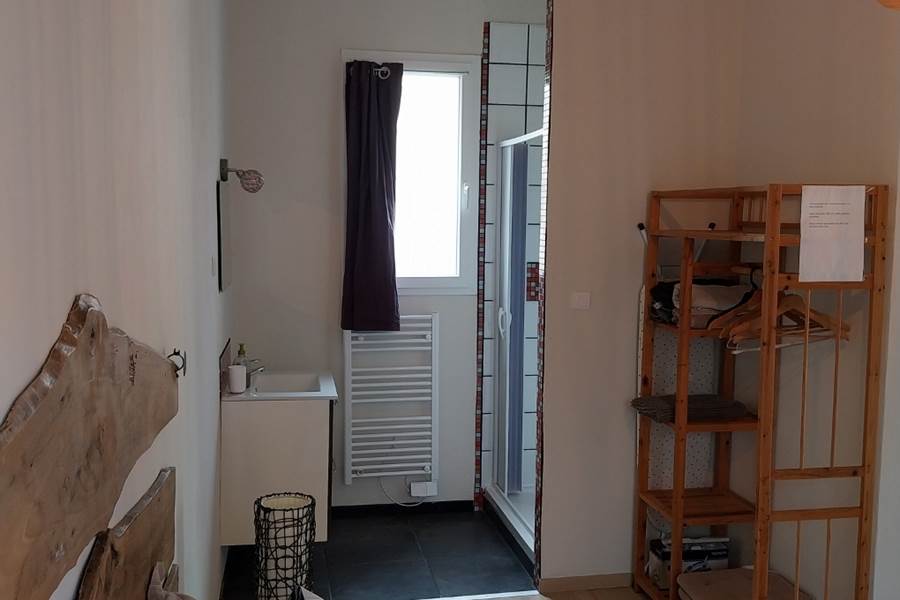 chambre avec salle d'eau gite 3